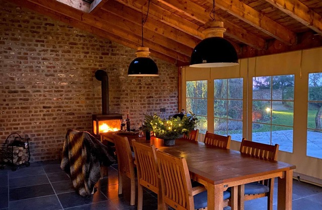 Kasteelhoeve d'Erp - Luxurious holiday home surrounded by a moat