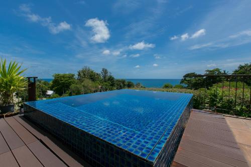 Kata Gardens Penthouse sea view 4C near Kata Noi Beach
