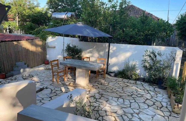 Katakolo Stone-paved Family Heaven