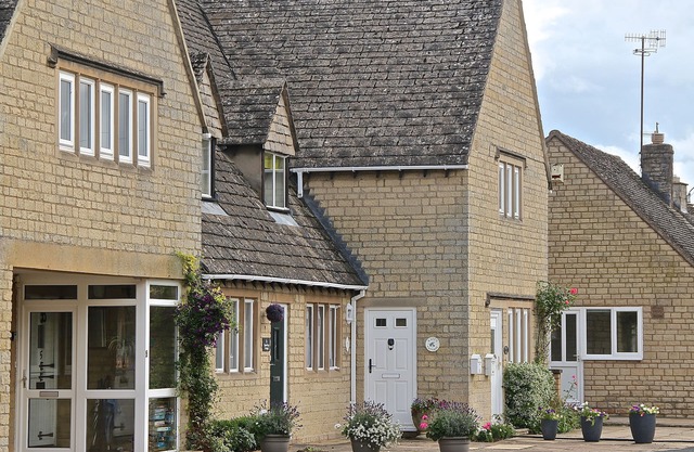 KATE'S COTTAGE, with a garden in Bourton-On-The-Water