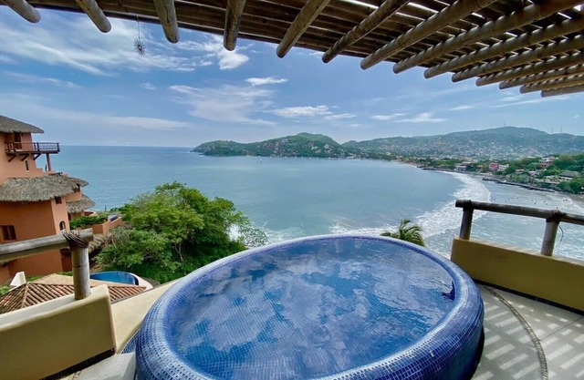 KauKan B7- Luxury 2 Br Condo with Breathtaking View of La Madera Beach