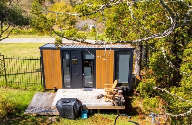 Kauri Getaway Cabin by Tiny Away