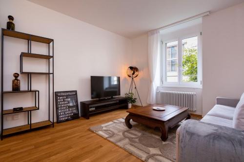 KAYA Zurich Apartment 1A - Downtown 2BR Deluxe Apt