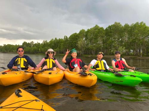 Kayak Camp, Tsonjinboldog