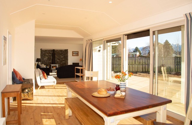 Kea Cottage - perfect South Island ski base or tranquil summer retreat
