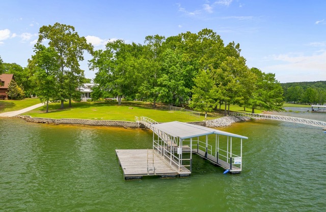 Kelley's Southern Comfort: 3 BR, 2 BA in Arley, Sleeps 8