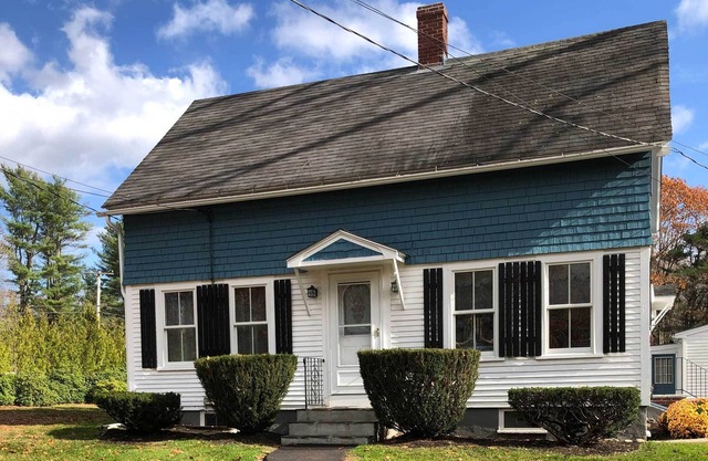 Kennebunk Home w/Yard < 1 Mile to Dock Square!