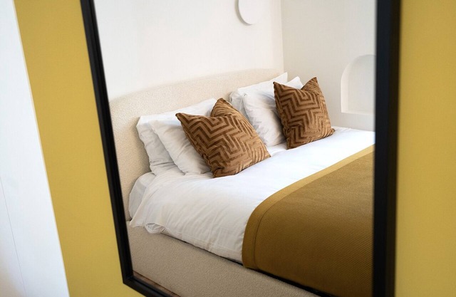 Kensington Cosy & Modern Studio Flat, Cromwell Road.