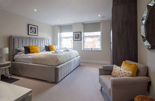 Kensington High Street One Bed