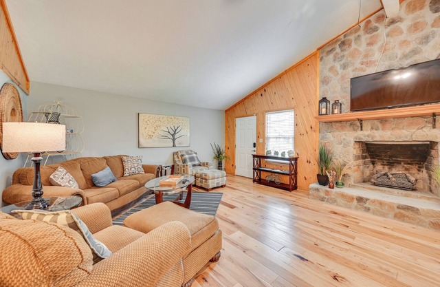 Kentucky Getaway w/Access to Rough River Lake!