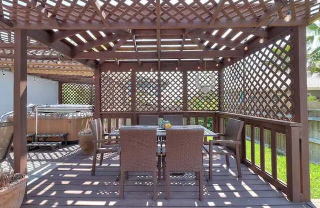 Key Allegro Coastal Serenity! Private Hot Tub! Walking distance to Ocean!
