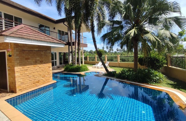 Khao Lak Villa, Free Transfer, Walk to beach, shops, restaurants, No neighbors!