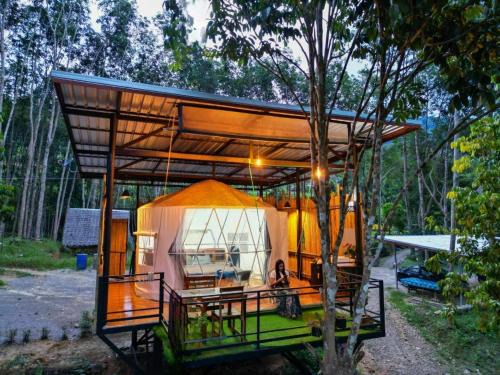 Khao Sok River Canoe&Resort