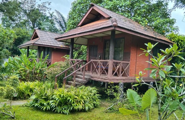 Khao Sok River & Jungle Resort