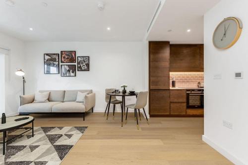 Khayat Homes - The Flying Duck