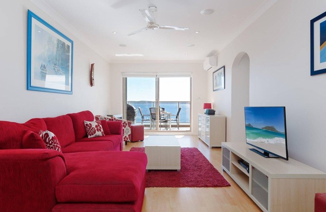 Kiah 1, 53 Victoria Parade - First floor unit with stunning views, Wi-Fi and aircon,