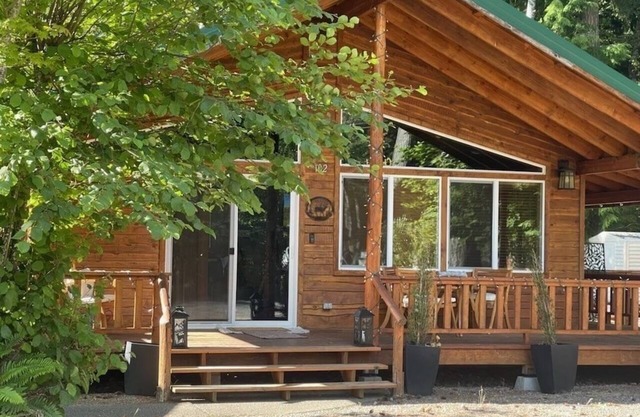 Kick back and relax at Fairway Cabin!