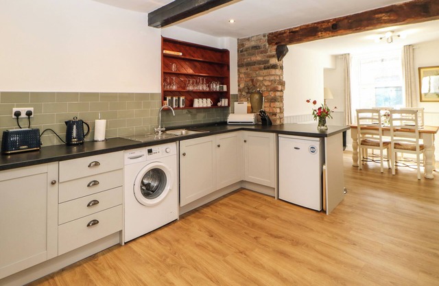 KILDERKIN, pet friendly in Bedale