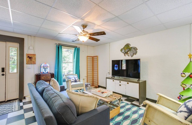 Killen Vacation Rental: Walk to Wilson Lake!
