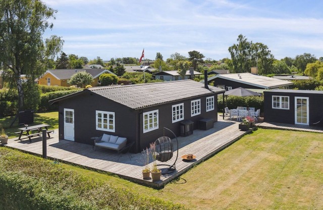 "Kim" - 250m from the sea by Interhome