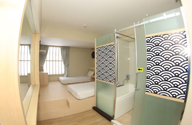 Kimono Hotel