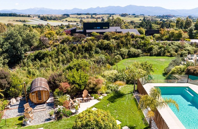 Kina Ridge | Luxury Home w/Pool, Sauna & Views