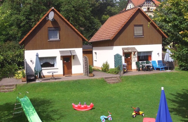 Kinderfreundliches Ferienhaus mit großer Spielwiese.