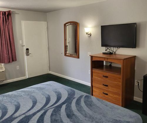 King Bed Hotel Studio 219