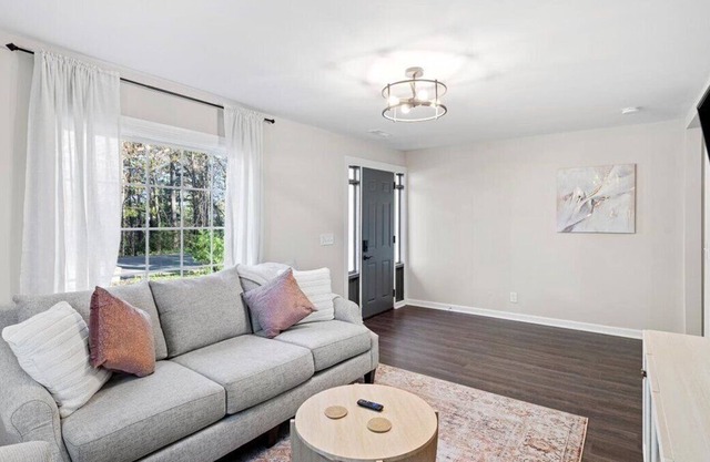 King Bed, HUGE Shower & Beautiful Finishes