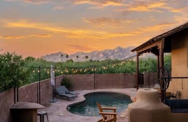 King Bed, Location, Pool, Fire Pit, & Views