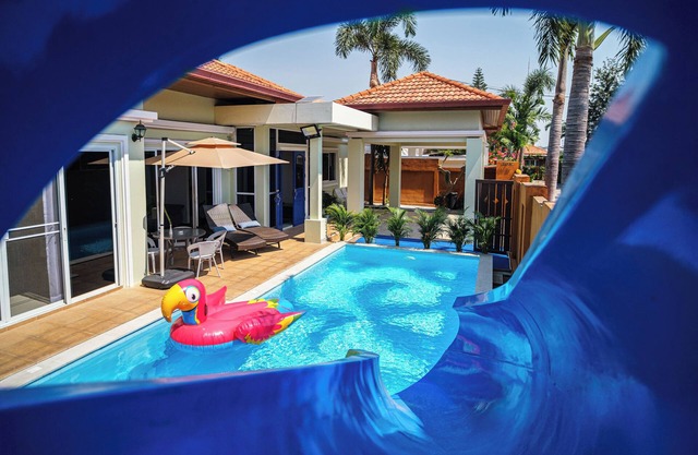 King Family Massarossa Pool Villa Pattaya VIP