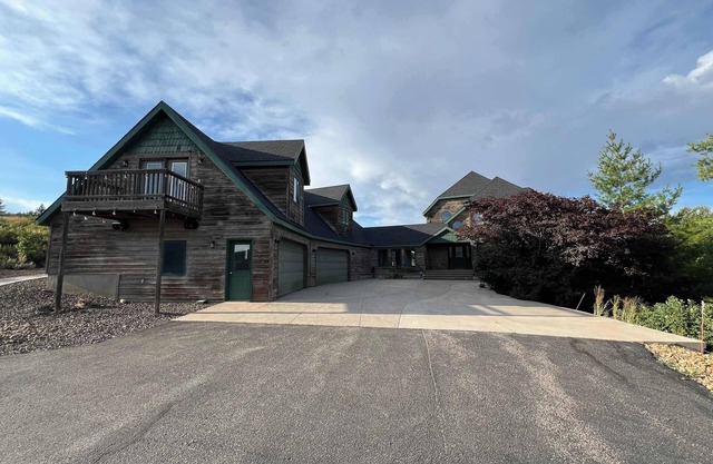 King Home- Mountain Oasis, Pool & Views