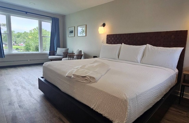King Motel Room-Waterfront-Direct ATV Access