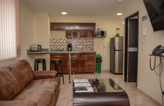 King One bedroom AC HOT TUB ELEVATOR 2 Flat screens