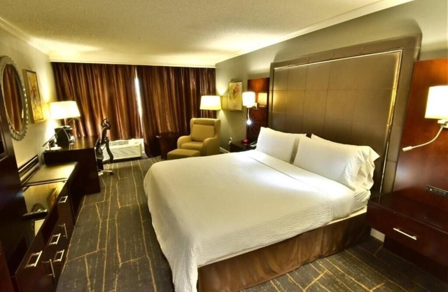 King Room Near East Orange Park ORL