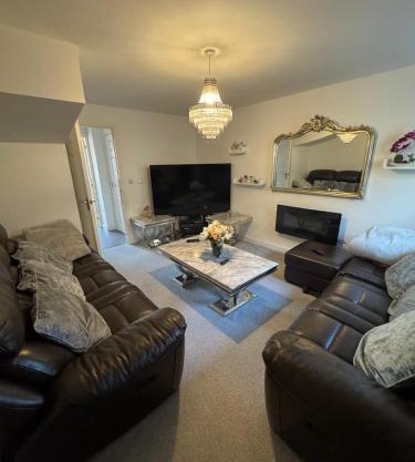 King size room in a modern house in Cheltenham
