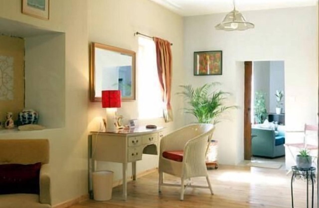 King-Superior-Ensuite with Bath
