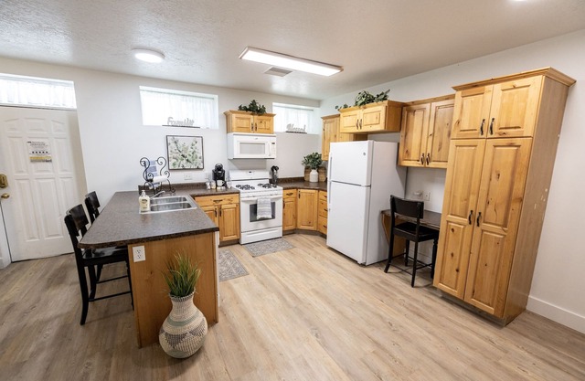 🤩king w/kitchen+washer/dryer+queen sleeper 🥾(15 mi.) maple canyon250mbps wi-fi