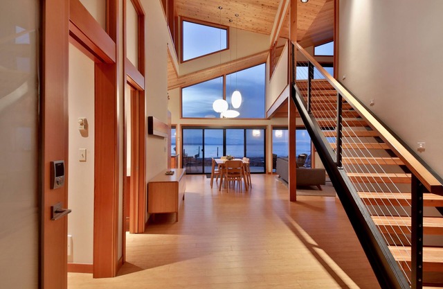 KINGFISHER BEACH HOUSE - West-facing waterfront - Perfect for World Cup 2026!