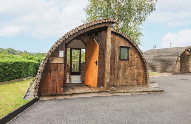 KINGFISHER, pet friendly, with a garden in Beulah