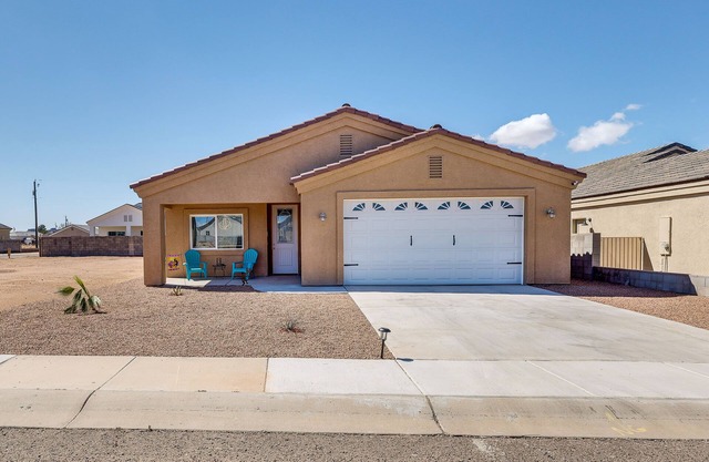 Kingman Getaway w/Patio Near Route 66!