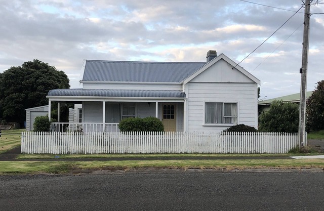 Kings Cottage in Opunake