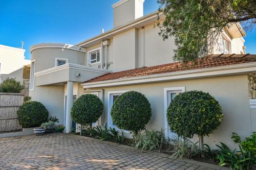 Kingsbeach Cottages