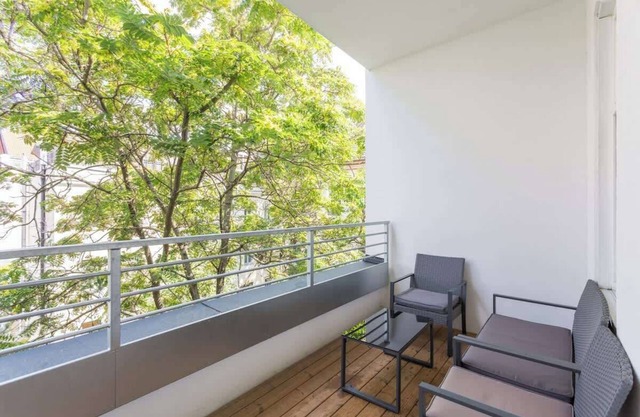 Kingsize bed | big terrace | Family friendly