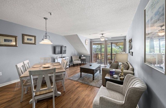 Kingston - Arrowhead 315 w/Elevator,Pool,beach