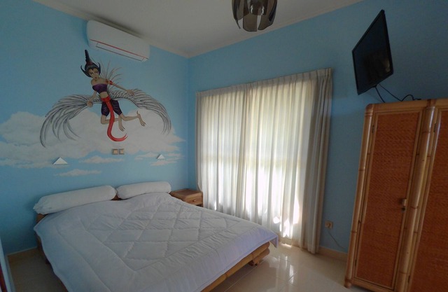 Kinnari Bungalow - Absolute beachfront in Northern Bali
