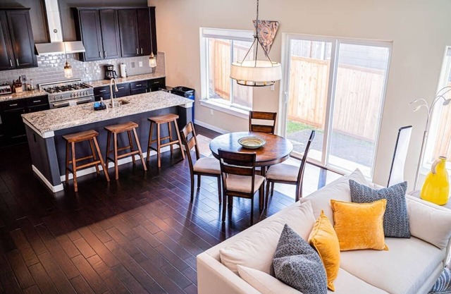 Kirkland Luxury Tranquil Retreat 7BR w/Office