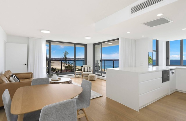 Kirra Gardens Unit 27 Renovated 2 bedroom unit with ocean views and Wi-Fi included