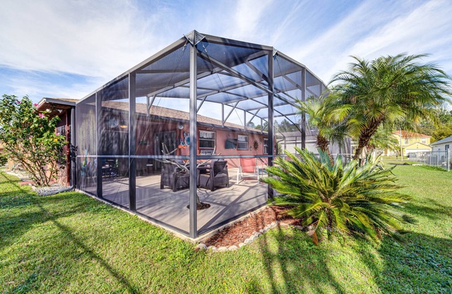 Kissimmee Home w/Private Pool, 18 Mi to Disney!