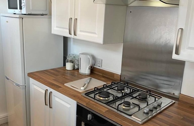 Kitchener - Wonderful 2 bdrm sleeps 5 free parking